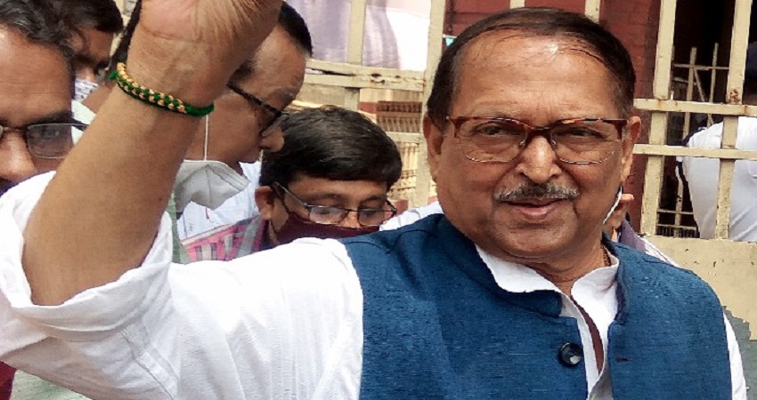 नारद मामला: ममता के मंत्री सुब्रत मुखर्जी को मिली अस्पताल से छुट्टी, हुए हाउस अरेस्ट नारद मामला: ममता के मंत्री सुब्रत मुखर्जी को मिली अस्पताल से छुट्टी, हुए हाउस अरेस्ट